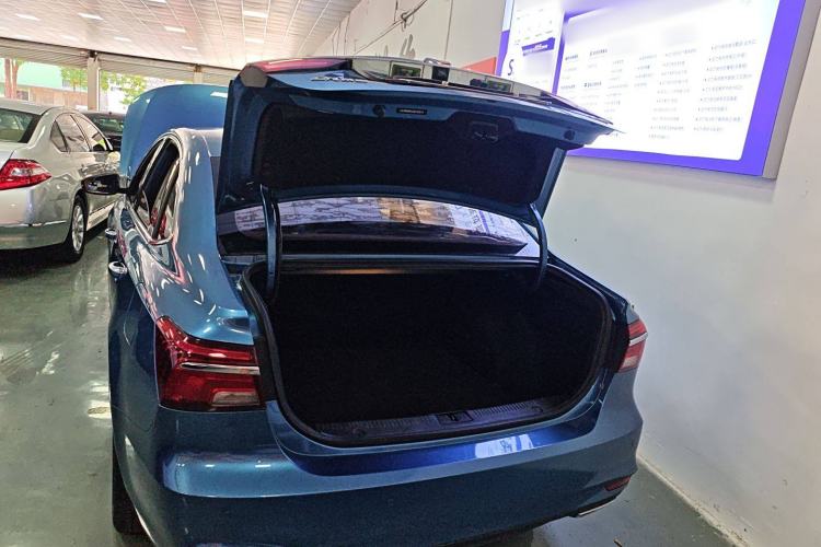 Used Roewe i6 2018 20T Automatic Flagship Edition Trunk