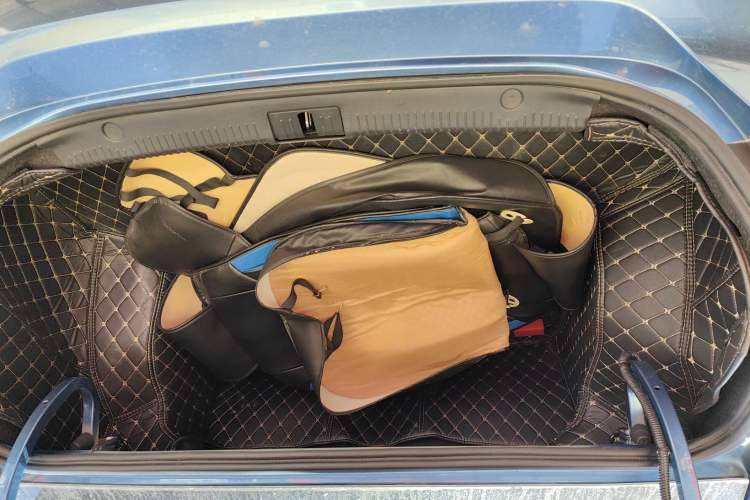Used Roewe i6 2018 20T Automatic Internet Smart Edition Trunk