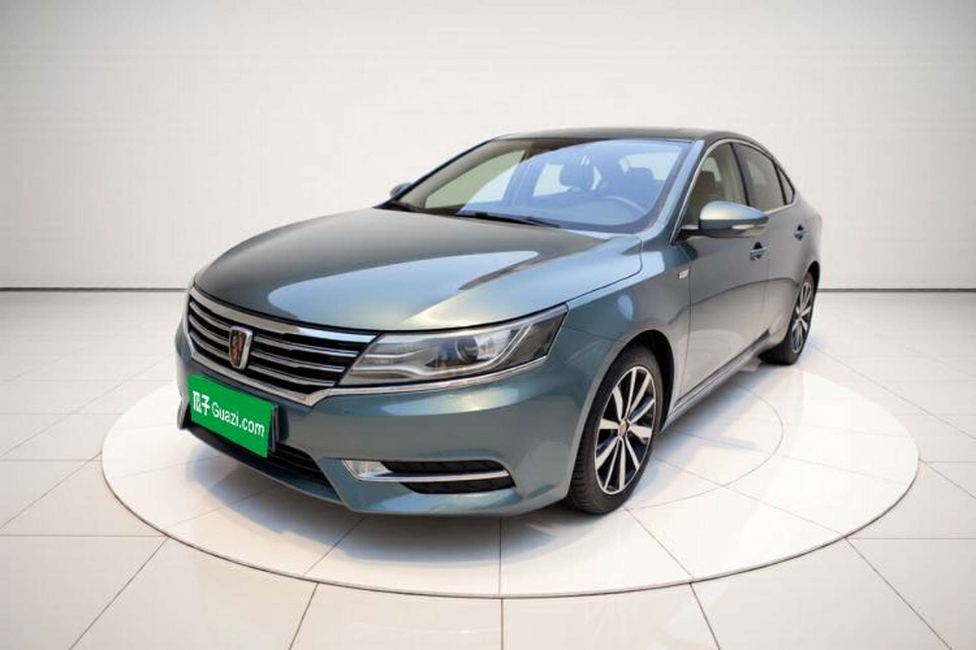 Used Roewe i6 2018 20T Automatic Internet Smart Edition Front Left 45 Deg