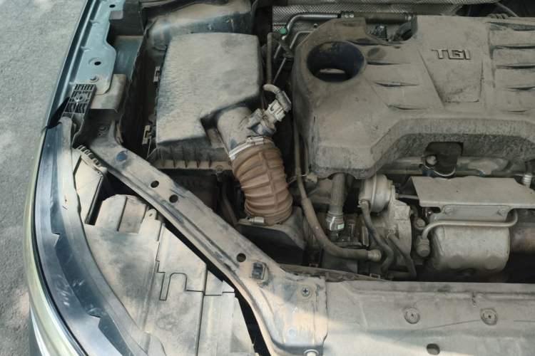 Used Roewe i6 2018 20T Automatic Flagship Edition Engine Bay Right