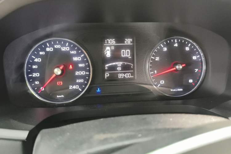 Used Roewe i6 2018 20T Automatic Flagship Edition Odometer Close Up