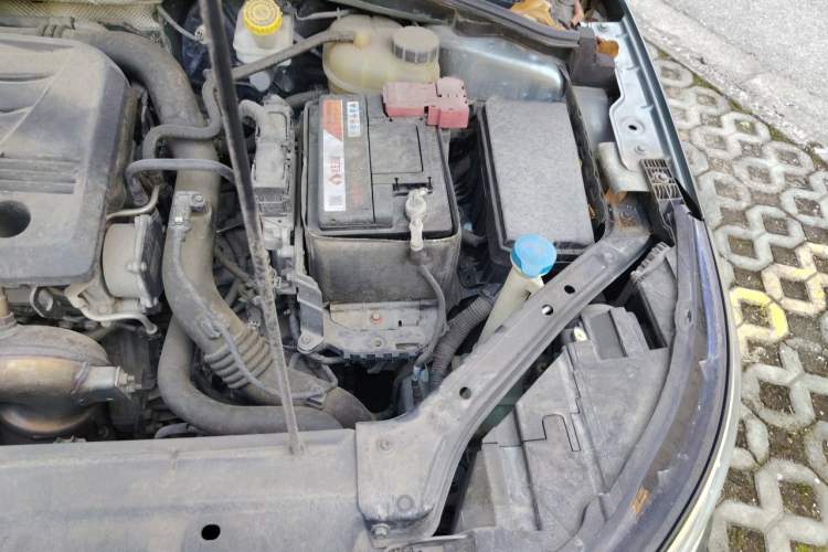 Used Roewe i6 2018 20T Automatic Flagship Edition Engine Bay Left