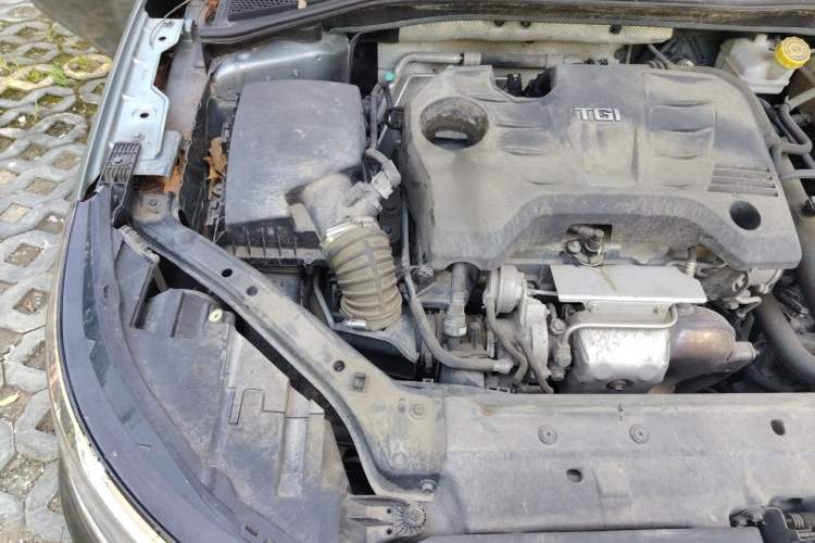 Used Roewe i6 2018 20T Automatic Flagship Edition Engine Bay Right