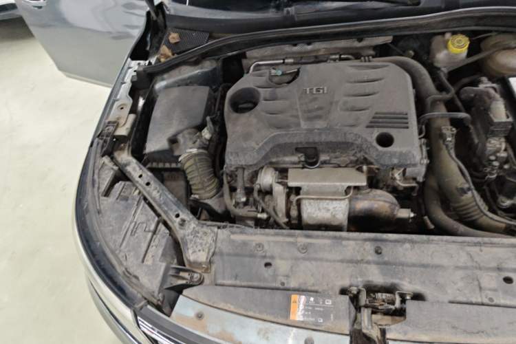 Used Roewe i6 2018 20T Automatic Flagship Edition Engine Bay Right