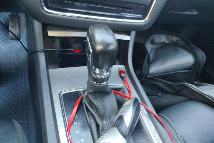 Used Roewe i6 2018 20T Automatic Flagship Edition Gear Lever