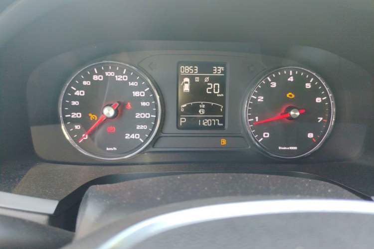 Used Roewe i6 2018 20T Automatic Flagship Edition Odometer Close Up
