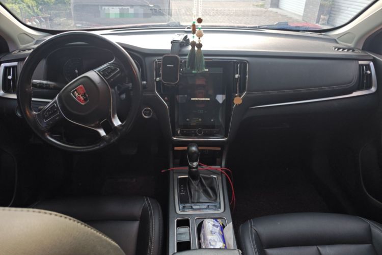 Used Roewe i6 2018 20T Automatic Internet ZhiZun Edition Center Console