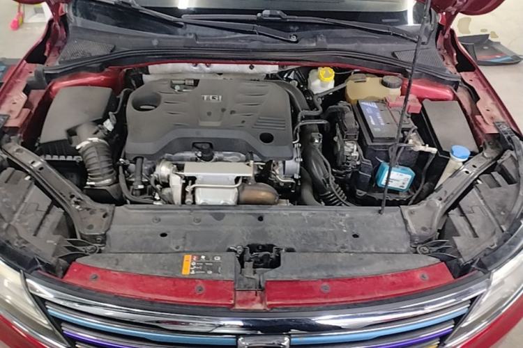 Used Roewe i6 2018 20T Automatic Flagship Edition Engine Bay