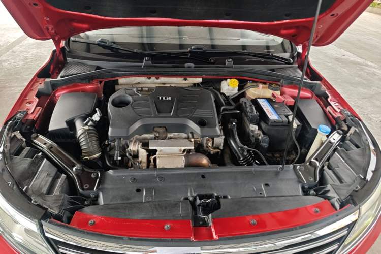 Used Roewe i6 2018 20T Automatic Flagship Edition Engine Bay