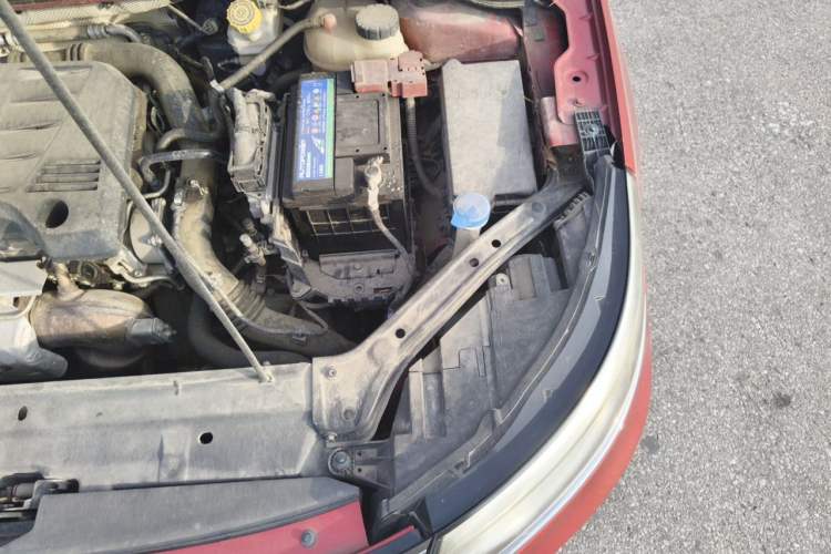 Used Roewe i6 2018 20T Automatic Internet Smart Edition Engine Bay Left