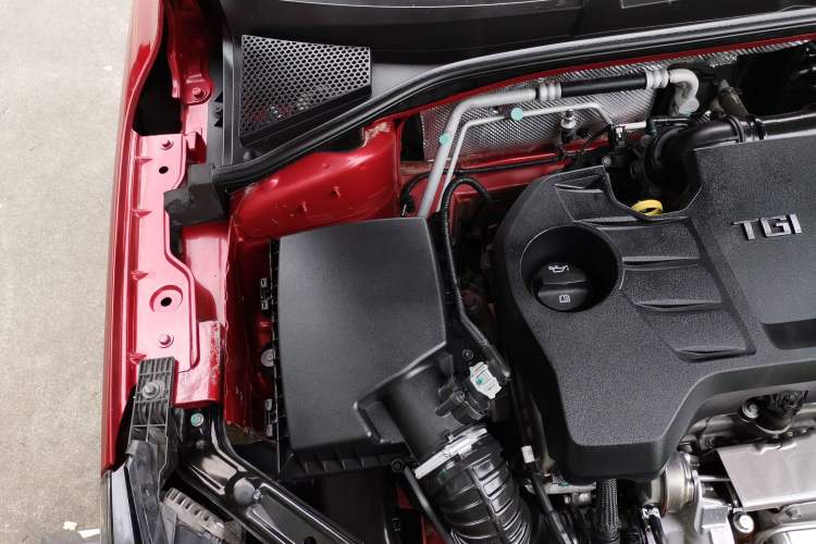 Used Roewe i6 2018 20T Automatic Flagship Edition Engine Bay Right