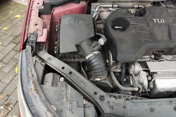 Used Roewe i6 2018 20T Manual Luxury Edition Engine Bay Right