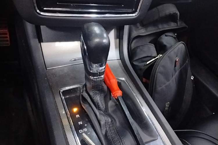 Used Roewe i6 2018 20T Automatic Flagship Edition Gear Lever