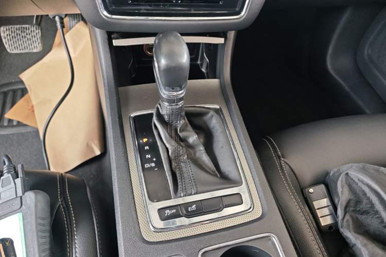 Used Roewe i6 2018 20T Automatic Flagship Edition Gear Lever