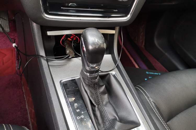 Used Roewe i6 2018 20T Automatic Flagship Edition Gear Lever