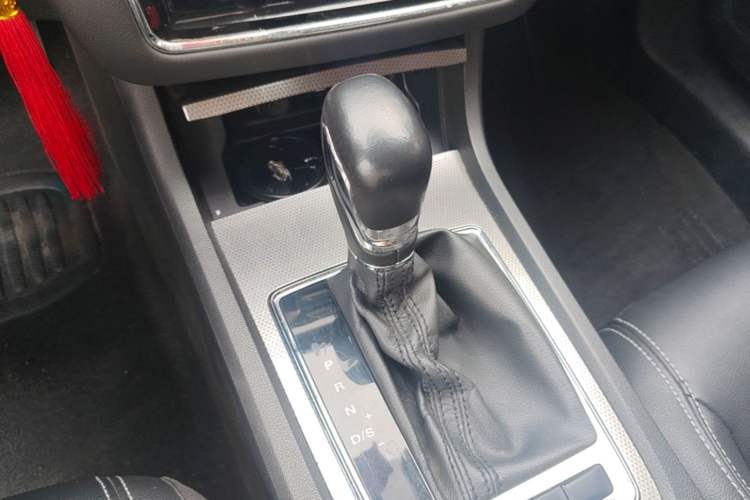 Used Roewe i6 2018 20T Automatic Flagship Edition Gear Lever