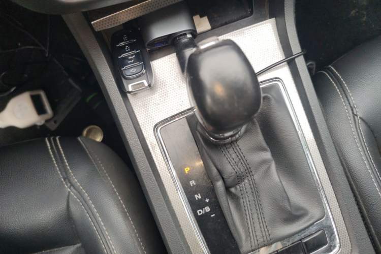 Used Roewe i6 2018 20T Automatic Flagship Edition Gear Lever