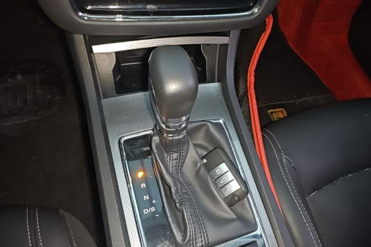 Used Roewe i6 2018 20T Automatic Flagship Edition Gear Lever