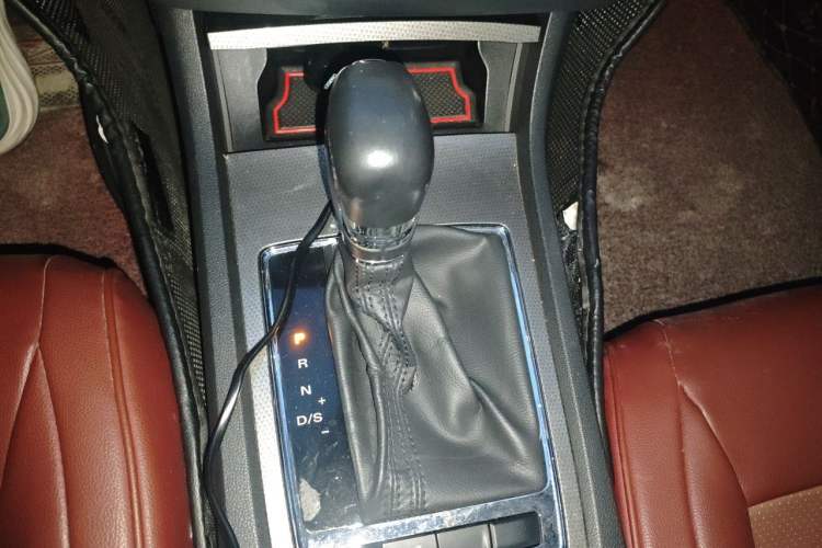 Used Roewe i6 2018 20T Automatic Flagship Edition Gear Lever