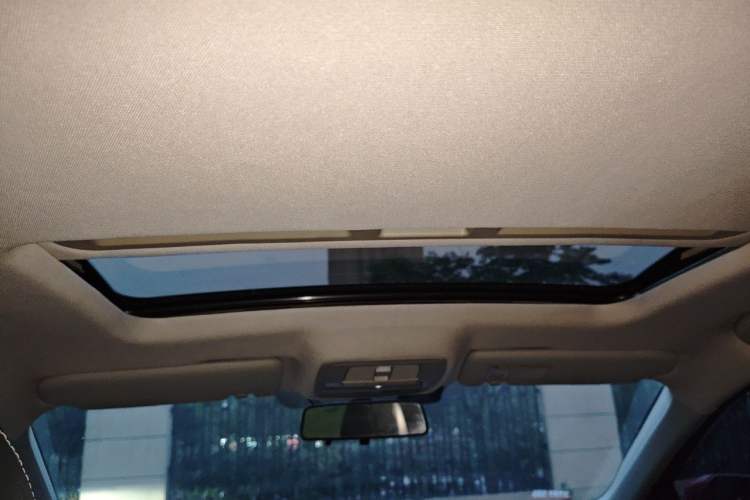 Used Roewe i6 2018 20T Automatic Internet Smart Edition Headliner