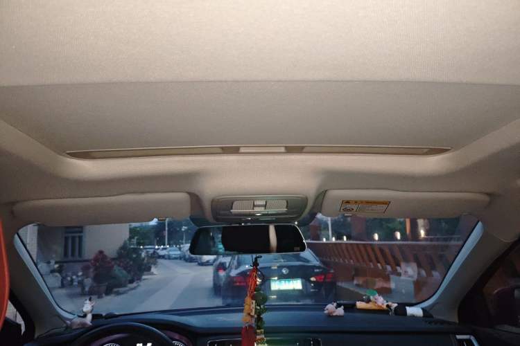 Used Roewe i6 2018 20T Automatic Flagship Edition Headliner
