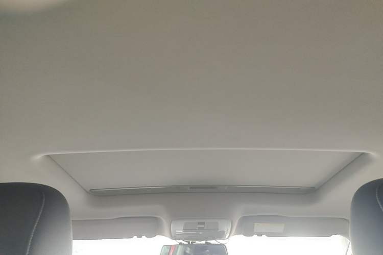 Used Roewe i6 2018 20T Manual Luxury Edition Headliner