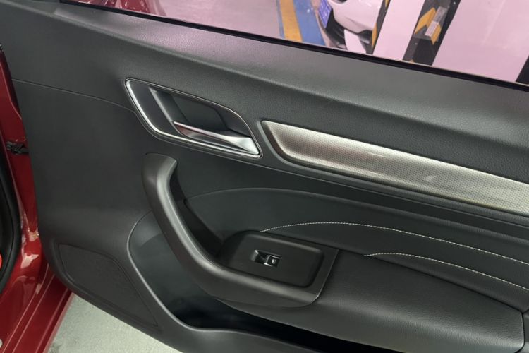 Used Roewe i6 2018 20T Automatic Flagship Edition Interior 4