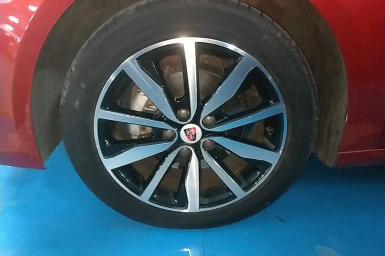 Used Roewe i6 2018 20T Automatic Flagship Edition Left Front Wheel Hub