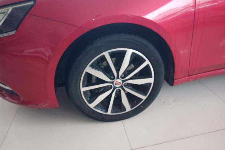 Used Roewe i6 2018 20T Automatic Flagship Edition Left Front Wheel Hub