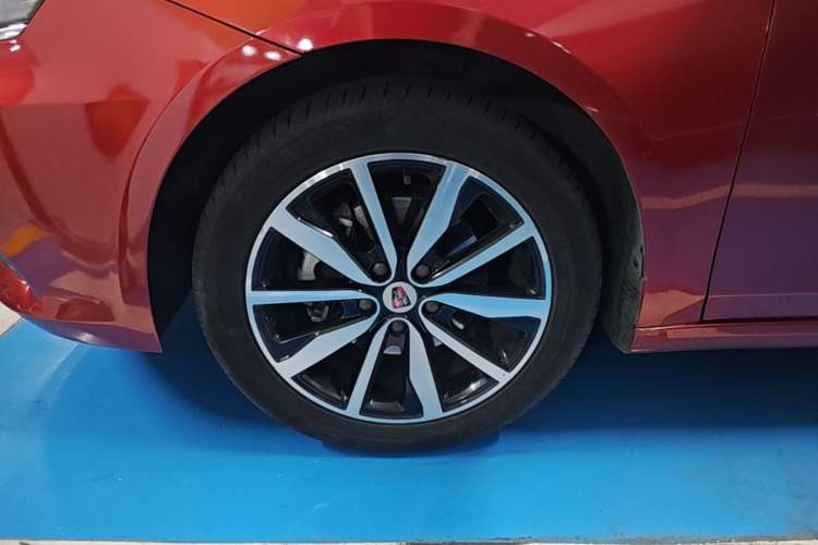 Used Roewe i6 2018 20T Automatic Flagship Edition Left Front Wheel Hub