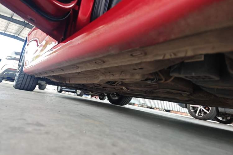 Used Roewe i6 2018 20T Automatic Flagship Edition Left Side Sill