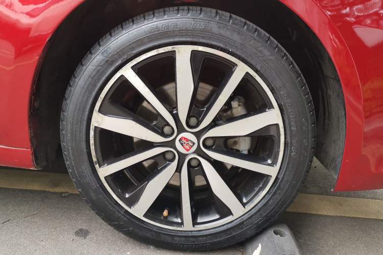 Used Roewe i6 2018 20T Automatic Flagship Edition Right Front Wheel Hub