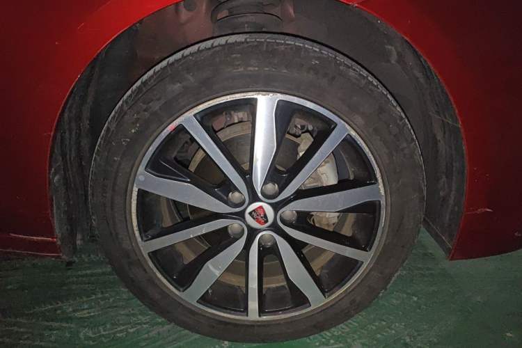 Used Roewe i6 2018 16T Automatic Internet Smart Edition Right Front Wheel Hub