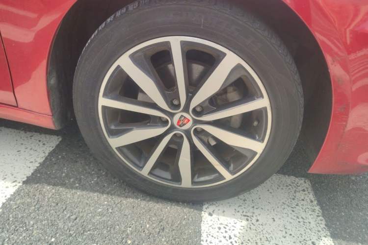 Used Roewe i6 2018 20T Automatic Flagship Edition Right Front Wheel Hub