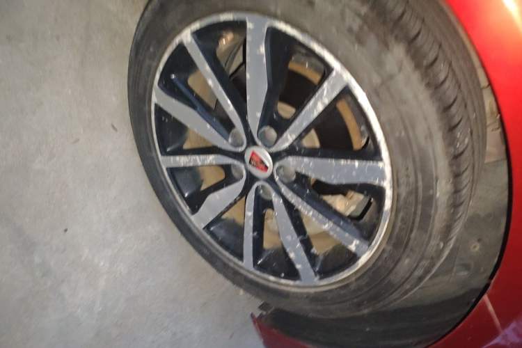 Used Roewe i6 2018 20T Automatic Flagship Edition Right Front Wheel Hub