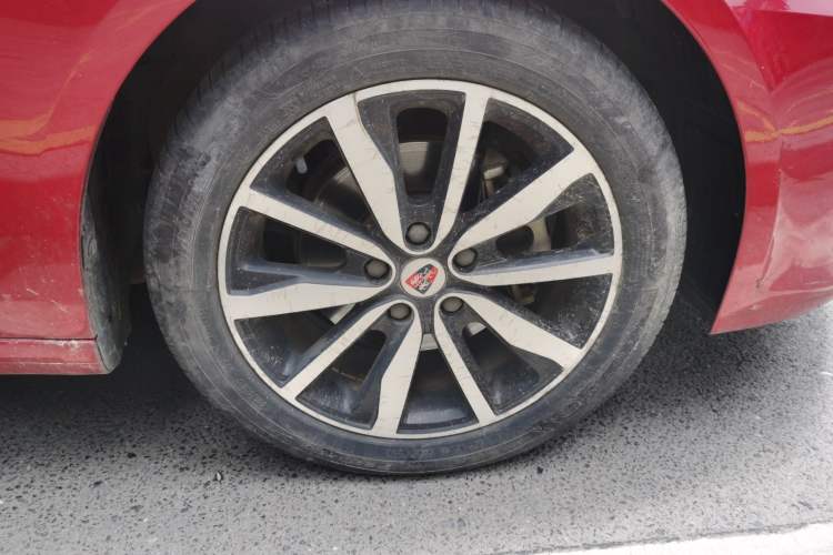 Used Roewe i6 2018 20T Automatic Flagship Edition Right Front Wheel Hub