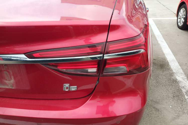 Used Roewe i6 2018 20T Automatic Flagship Edition Right Rear Taillight