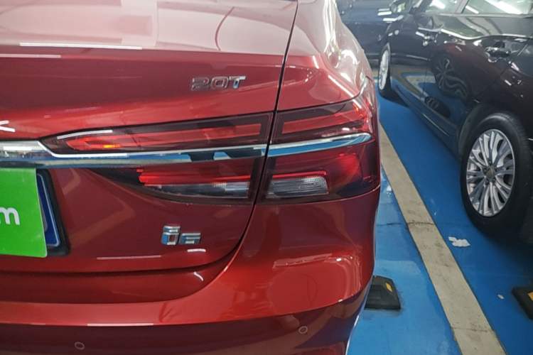 Used Roewe i6 2018 20T Automatic Flagship Edition Right Rear Taillight