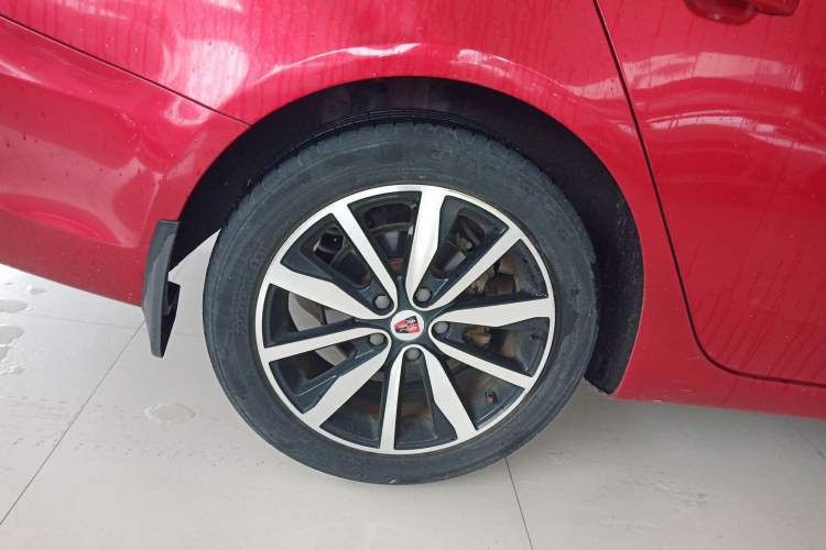 Used Roewe i6 2018 20T Automatic Flagship Edition Right Rear Wheel Hub