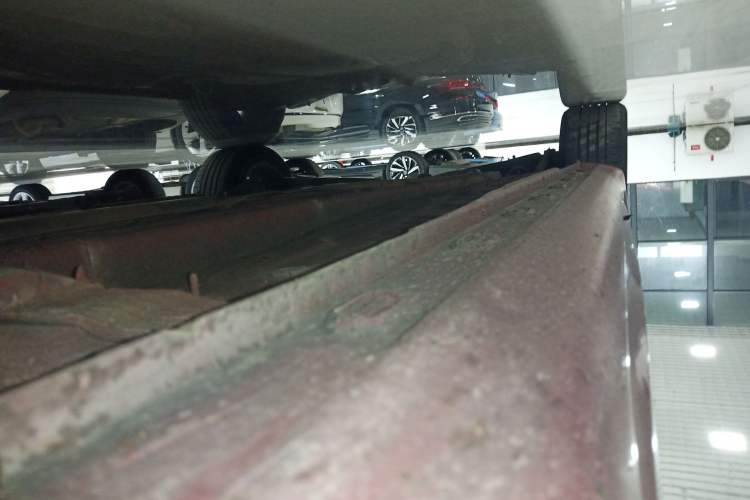 Used Roewe i6 2018 20T Automatic Flagship Edition Right Side Sill