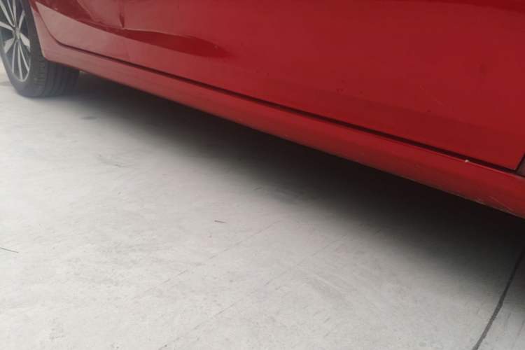Used Roewe i6 2018 20T Automatic Flagship Edition Right Side Sill