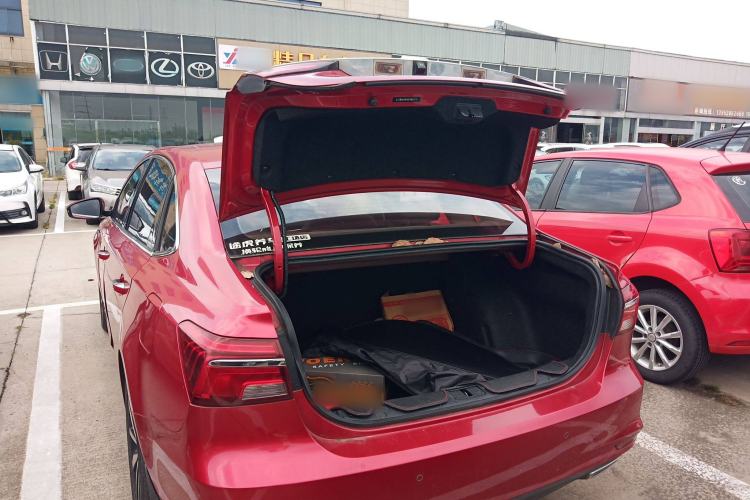 Used Roewe i6 2018 20T Automatic Flagship Edition Trunk