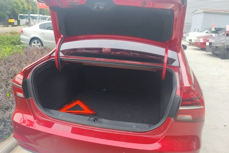 Used Roewe i6 2018 20T Automatic Flagship Edition Trunk