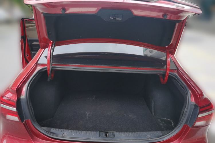 Used Roewe i6 2018 20T Automatic Flagship Edition Trunk