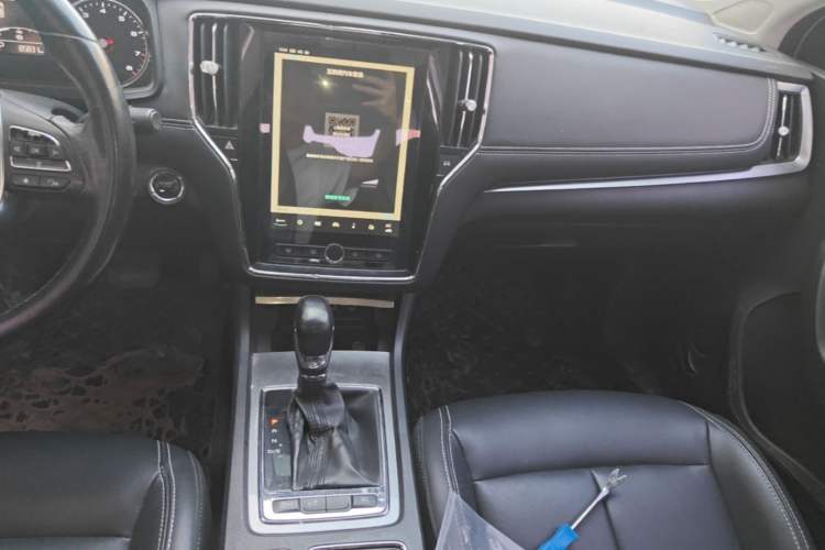 Used Roewe i6 2018 16T Automatic Internet Smart Edition Audio And AC Panel