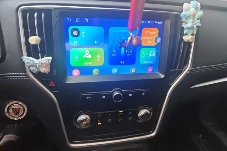 Used Roewe i6 2018 20T Automatic Internet ZhiZun Edition Audio And AC Panel