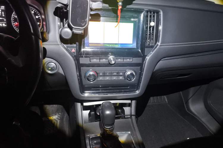 Used Roewe i6 2018 20T Automatic Flagship Edition Audio And AC Panel