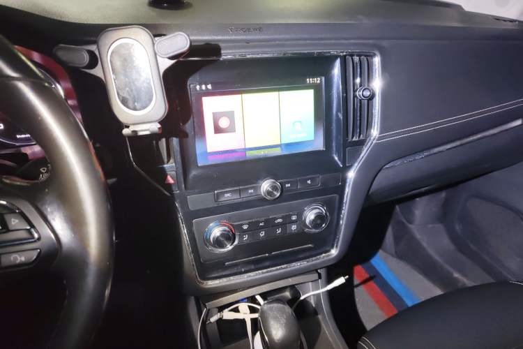 Used Roewe i6 2018 20T Automatic Internet ZhiZun Edition Audio And AC Panel