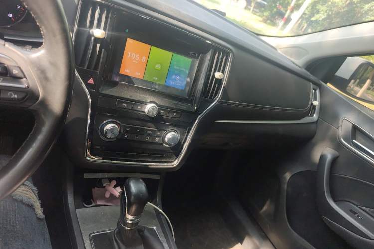 Used Roewe i6 2018 20T Automatic Flagship Edition Audio And AC Panel