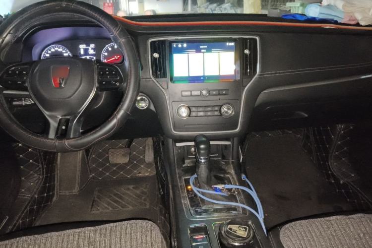 Used Roewe i6 2018 20T Automatic Internet ZhiZun Edition Center Console